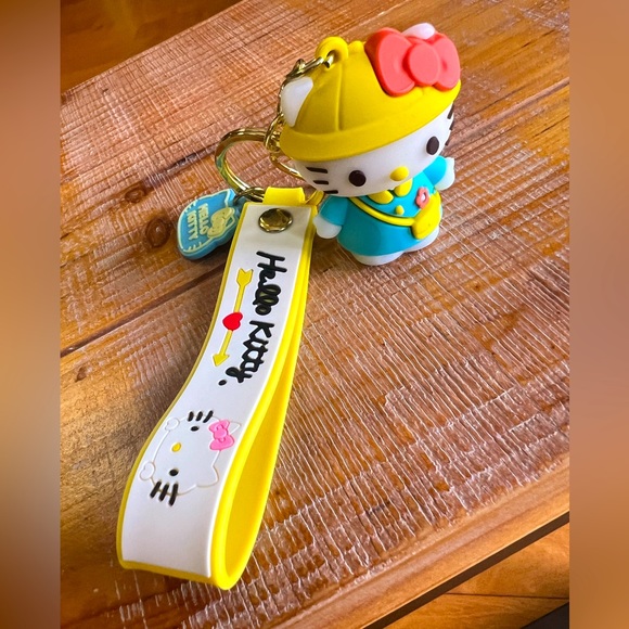 Hello Kitty Keychain - Picture 3 of 3